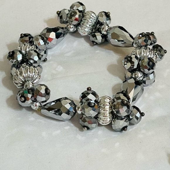 VINTAGE Czech Glass Silver Faceted Beaded Necklace and Bracelet Jewelry Set - Picture 7 of 8